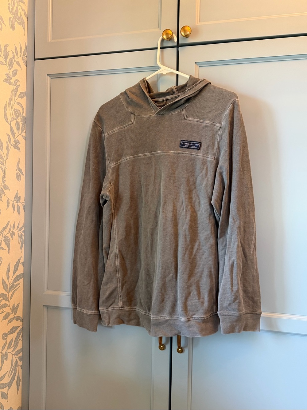 Vineyard Vines boys kids gray saltwashed pique hoodie size XL